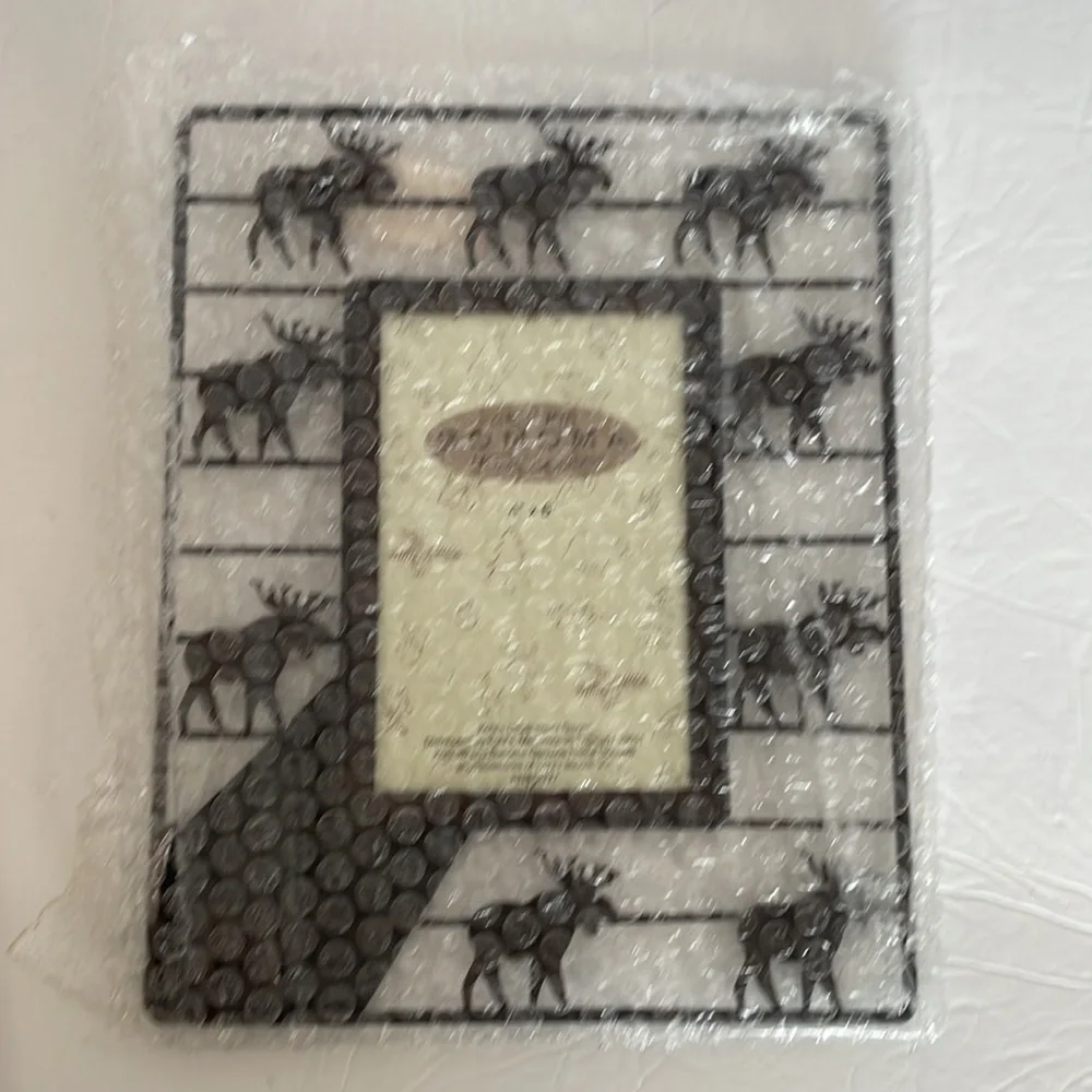 Sonoma home goods 4x6 picture frame with moose on wire around the frame NIB